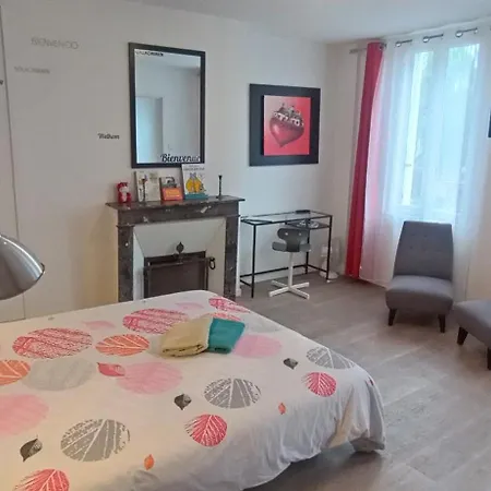 Chez Alex' Bed and Breakfast 3*