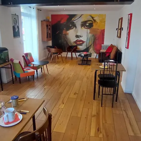 Chez Alex' Alojamento de Acomodação e Pequeno-almoço 3*